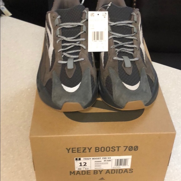 yeezy boost 700 size 12